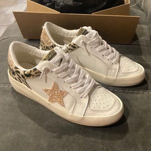 Vintage Havana Norah white sneakers size 7